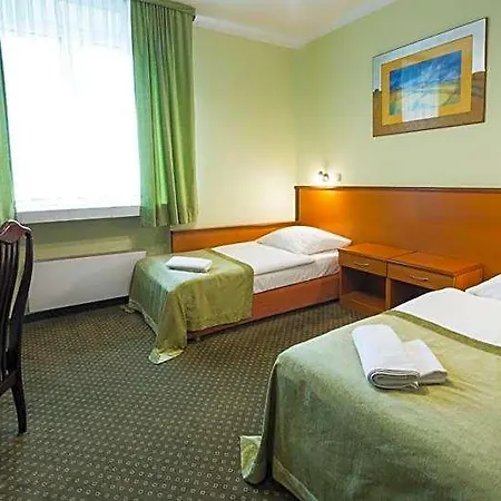 Brojan Hotel 3*