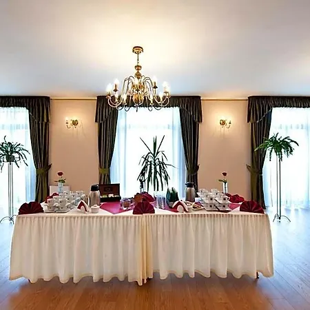 Brojan Hotel 3*
